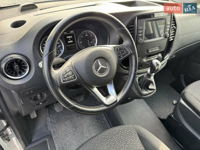 Белый Мерседес Вито, объемом двигателя 1.75 л и пробегом 46 тыс. км за 21250 $, фото 19 на Automoto.ua