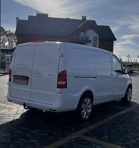 Белый Мерседес Вито, объемом двигателя 2 л и пробегом 258 тыс. км за 22500 $, фото 1 на Automoto.ua