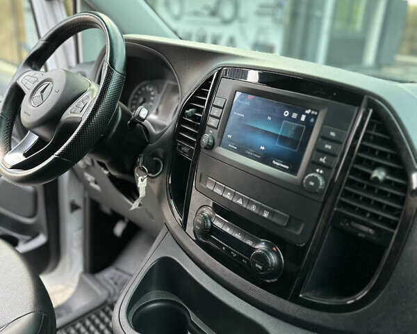 Белый Мерседес Вито, объемом двигателя 2.1 л и пробегом 265 тыс. км за 27500 $, фото 25 на Automoto.ua