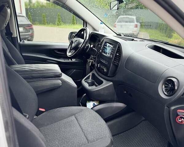 Белый Мерседес Вито, объемом двигателя 2 л и пробегом 250 тыс. км за 31999 $, фото 29 на Automoto.ua