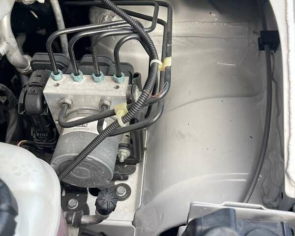 Мерседес Вито 2021 в Черновцах на Automoto.ua Белый Мерседес Вито, объемом двигателя 1.95 л и пробегом 287 тыс. км за 26900 $, фото 89 на Automoto.ua