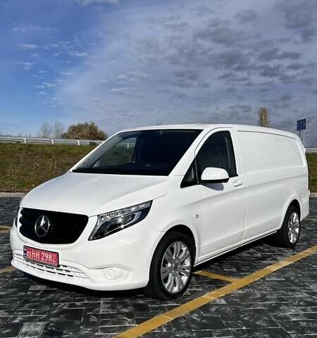 Белый Мерседес Вито, объемом двигателя 2 л и пробегом 258 тыс. км за 22500 $, фото 4 на Automoto.ua