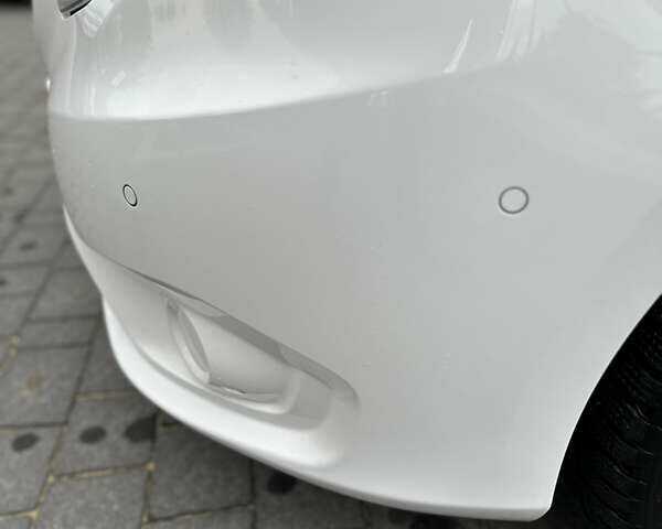 Белый Мерседес Вито, объемом двигателя 2.1 л и пробегом 265 тыс. км за 27500 $, фото 11 на Automoto.ua