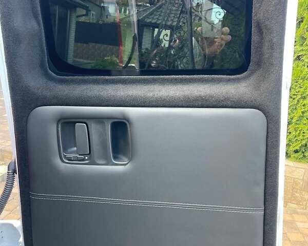 Мерседес Вито 2021 в Черновцах на Automoto.ua Белый Мерседес Вито, объемом двигателя 1.95 л и пробегом 287 тыс. км за 26900 $, фото 73 на Automoto.ua