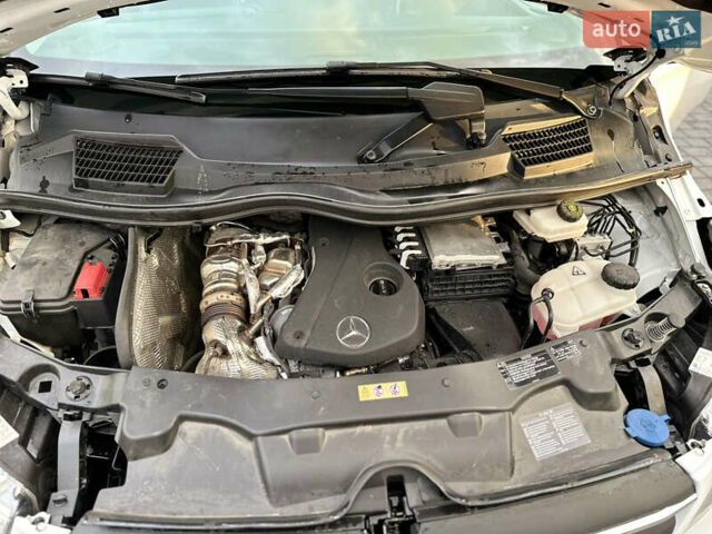 Белый Мерседес Вито, объемом двигателя 2.1 л и пробегом 265 тыс. км за 27500 $, фото 28 на Automoto.ua