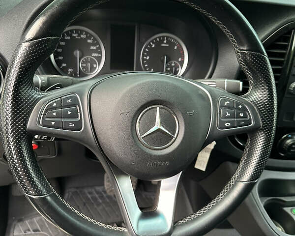 Белый Мерседес Вито, объемом двигателя 2.1 л и пробегом 265 тыс. км за 27500 $, фото 19 на Automoto.ua