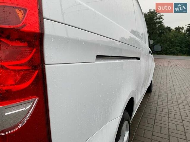 Белый Мерседес Вито, объемом двигателя 1.95 л и пробегом 227 тыс. км за 23900 $, фото 18 на Automoto.ua