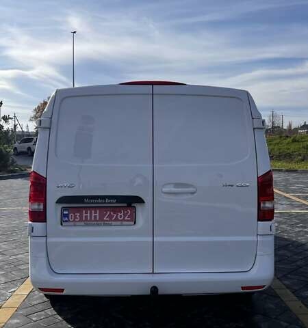 Белый Мерседес Вито, объемом двигателя 2 л и пробегом 258 тыс. км за 22500 $, фото 2 на Automoto.ua