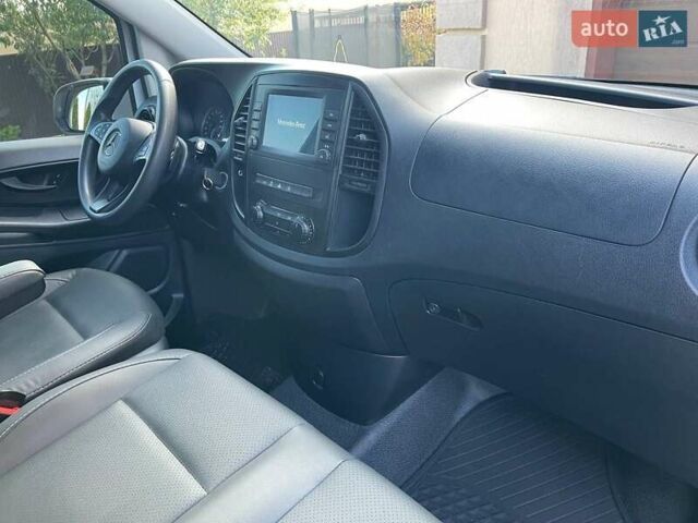 Мерседес Вито 2021 в Черновцах на Automoto.ua Белый Мерседес Вито, объемом двигателя 1.95 л и пробегом 287 тыс. км за 26900 $, фото 53 на Automoto.ua