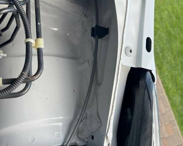 Мерседес Вито 2021 в Черновцах на Automoto.ua Белый Мерседес Вито, объемом двигателя 1.95 л и пробегом 287 тыс. км за 26900 $, фото 92 на Automoto.ua