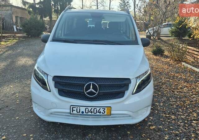 Белый Мерседес Вито, объемом двигателя 1.95 л и пробегом 203 тыс. км за 32000 $, фото 2 на Automoto.ua