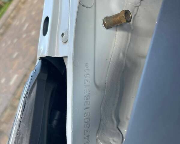 Мерседес Вито 2021 в Черновцах на Automoto.ua Белый Мерседес Вито, объемом двигателя 1.95 л и пробегом 287 тыс. км за 26900 $, фото 90 на Automoto.ua