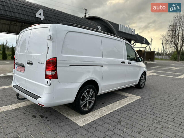 Белый Мерседес Вито, объемом двигателя 2.1 л и пробегом 265 тыс. км за 27500 $, фото 6 на Automoto.ua