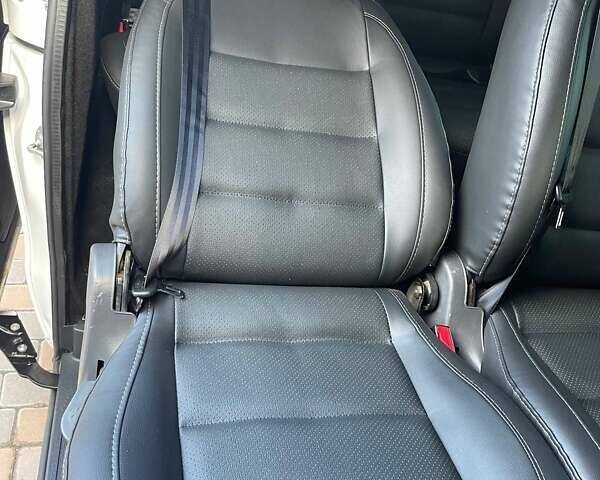 Мерседес Вито 2021 в Черновцах на Automoto.ua Белый Мерседес Вито, объемом двигателя 1.95 л и пробегом 287 тыс. км за 26900 $, фото 59 на Automoto.ua