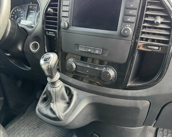 Белый Мерседес Вито, объемом двигателя 1.75 л и пробегом 46 тыс. км за 21250 $, фото 32 на Automoto.ua