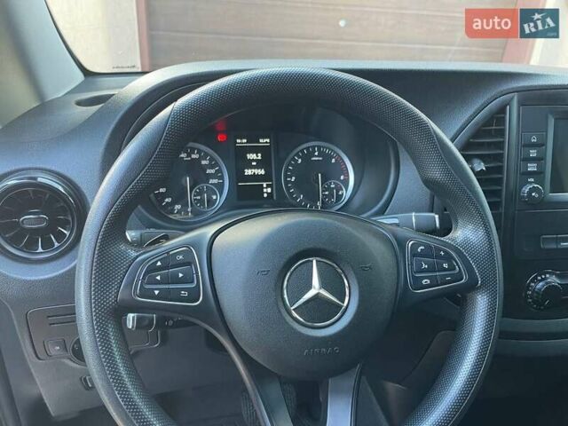 Мерседес Вито 2021 в Черновцах на Automoto.ua Белый Мерседес Вито, объемом двигателя 1.95 л и пробегом 287 тыс. км за 26900 $, фото 28 на Automoto.ua