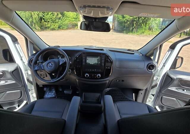 Белый Мерседес Вито, объемом двигателя 2 л и пробегом 194 тыс. км за 25700 $, фото 5 на Automoto.ua