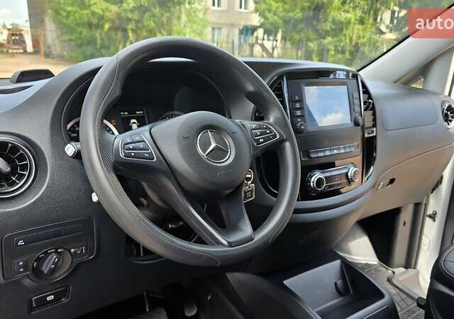 Белый Мерседес Вито, объемом двигателя 2 л и пробегом 194 тыс. км за 25700 $, фото 7 на Automoto.ua