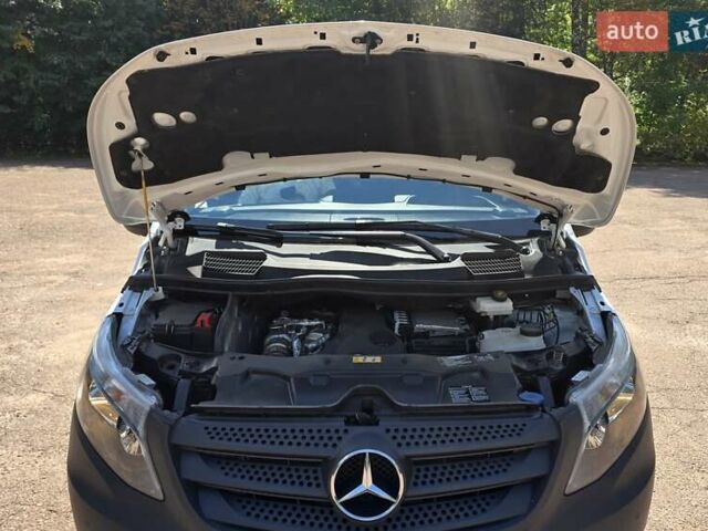 Белый Мерседес Вито, объемом двигателя 2 л и пробегом 194 тыс. км за 25700 $, фото 23 на Automoto.ua