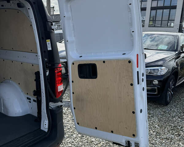 Белый Мерседес Вито, объемом двигателя 1.75 л и пробегом 46 тыс. км за 21250 $, фото 23 на Automoto.ua