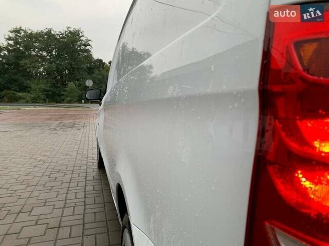 Белый Мерседес Вито, объемом двигателя 1.95 л и пробегом 227 тыс. км за 23900 $, фото 1 на Automoto.ua