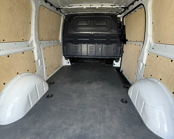 Белый Мерседес Вито, объемом двигателя 1.75 л и пробегом 46 тыс. км за 21250 $, фото 26 на Automoto.ua