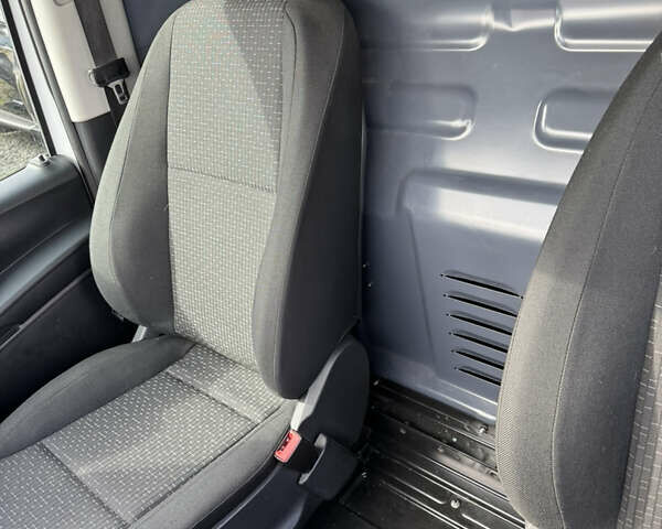 Белый Мерседес Вито, объемом двигателя 1.75 л и пробегом 46 тыс. км за 21250 $, фото 22 на Automoto.ua