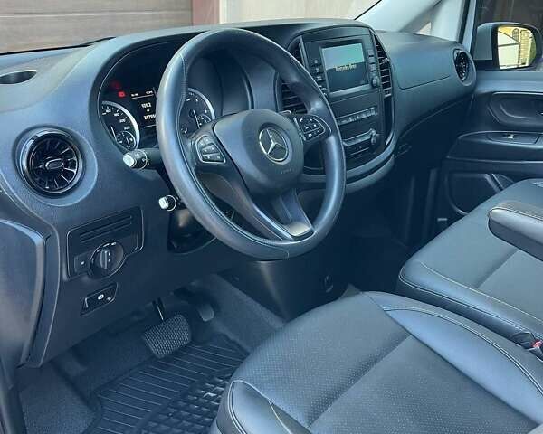 Мерседес Вито 2021 в Черновцах на Automoto.ua Белый Мерседес Вито, объемом двигателя 1.95 л и пробегом 287 тыс. км за 26900 $, фото 24 на Automoto.ua