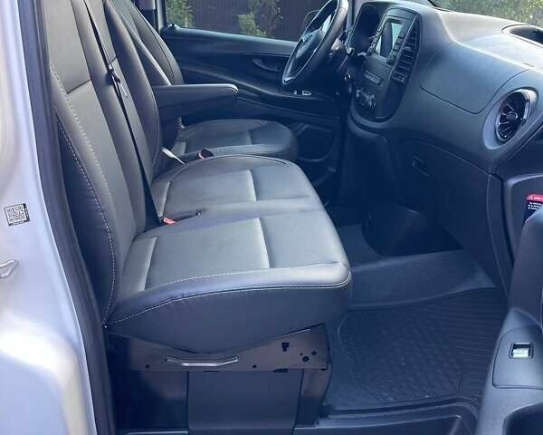 Мерседес Вито 2021 в Черновцах на Automoto.ua Белый Мерседес Вито, объемом двигателя 1.95 л и пробегом 287 тыс. км за 26900 $, фото 44 на Automoto.ua