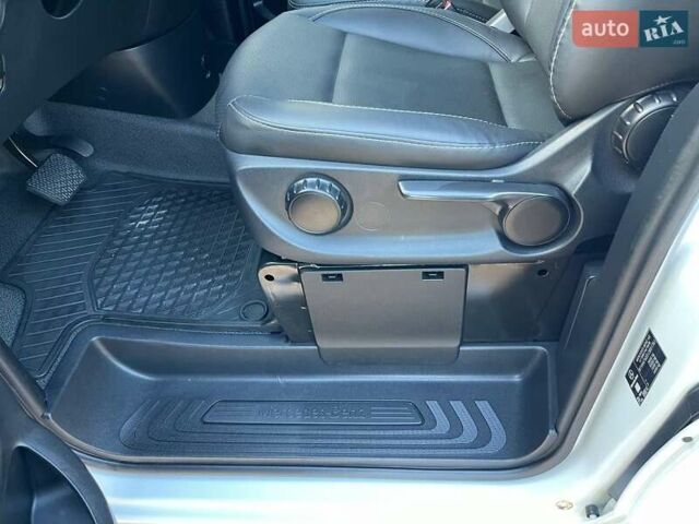 Мерседес Вито 2021 в Черновцах на Automoto.ua Белый Мерседес Вито, объемом двигателя 1.95 л и пробегом 287 тыс. км за 26900 $, фото 29 на Automoto.ua