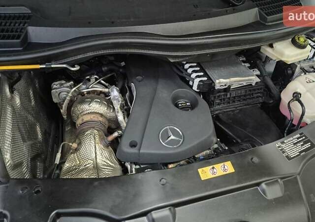 Белый Мерседес Вито, объемом двигателя 0 л и пробегом 186 тыс. км за 31500 $, фото 16 на Automoto.ua