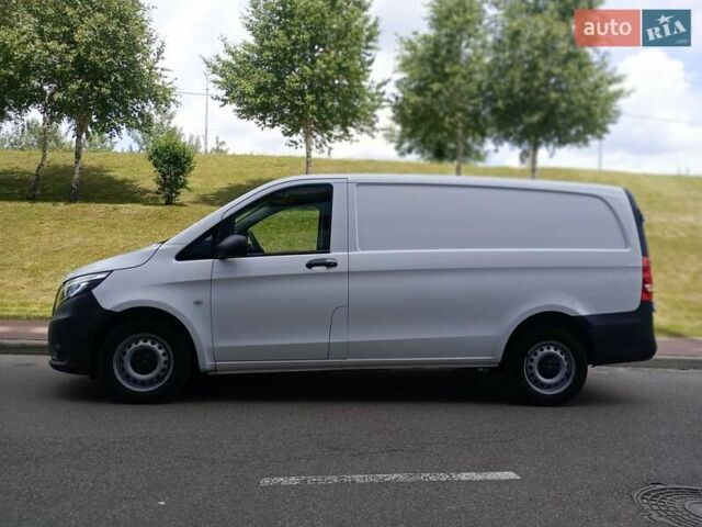 Белый Мерседес Вито, объемом двигателя 2 л и пробегом 225 тыс. км за 23950 $, фото 5 на Automoto.ua