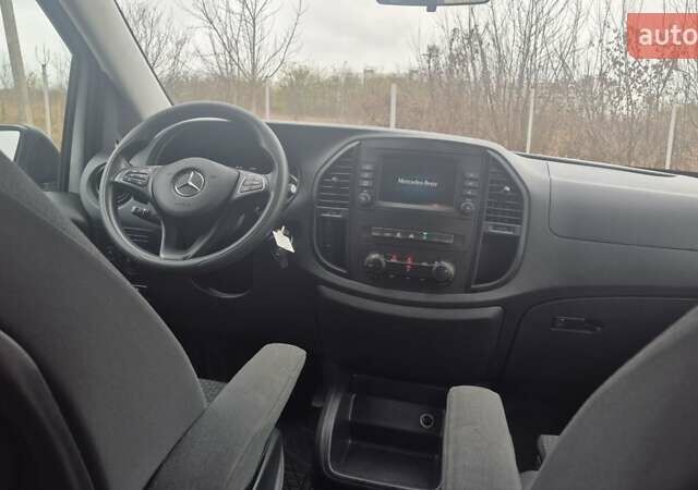 Белый Мерседес Вито, объемом двигателя 2 л и пробегом 310 тыс. км за 30900 $, фото 34 на Automoto.ua