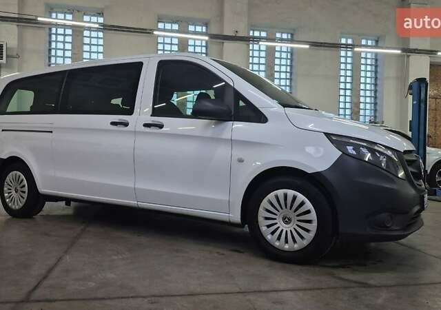 Белый Мерседес Вито, объемом двигателя 0 л и пробегом 186 тыс. км за 31500 $, фото 6 на Automoto.ua