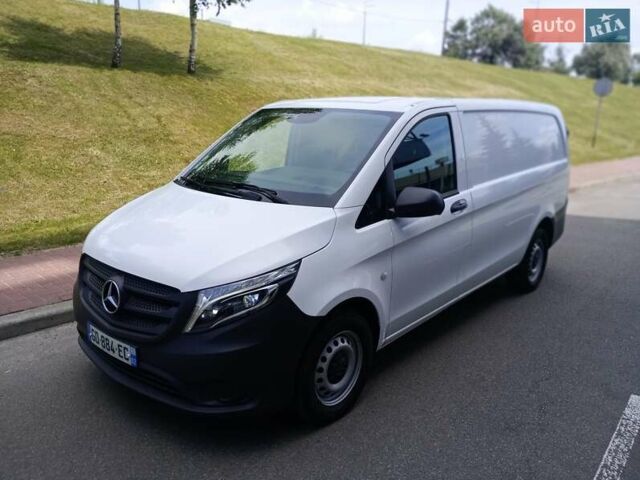 Белый Мерседес Вито, объемом двигателя 2 л и пробегом 225 тыс. км за 23950 $, фото 85 на Automoto.ua