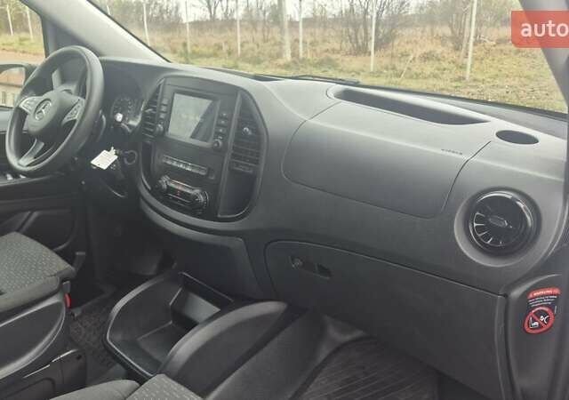 Белый Мерседес Вито, объемом двигателя 2 л и пробегом 310 тыс. км за 30900 $, фото 31 на Automoto.ua