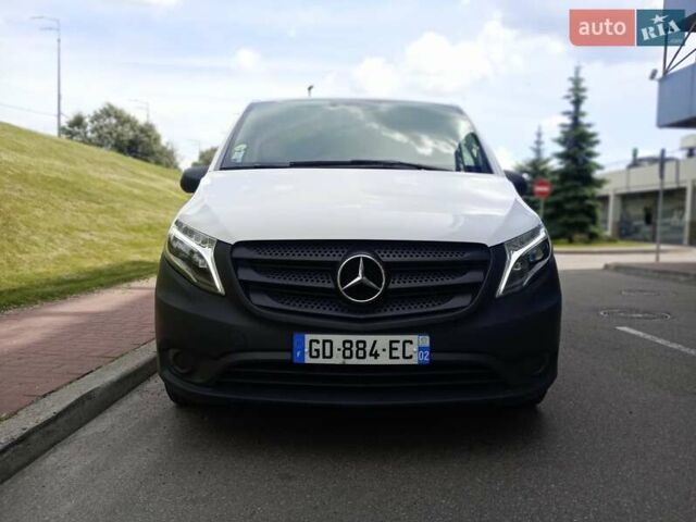 Белый Мерседес Вито, объемом двигателя 2 л и пробегом 225 тыс. км за 23950 $, фото 9 на Automoto.ua