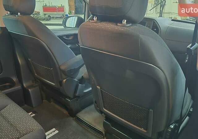 Белый Мерседес Вито, объемом двигателя 0 л и пробегом 186 тыс. км за 31500 $, фото 12 на Automoto.ua