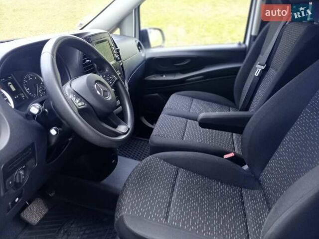 Белый Мерседес Вито, объемом двигателя 2 л и пробегом 225 тыс. км за 23950 $, фото 45 на Automoto.ua