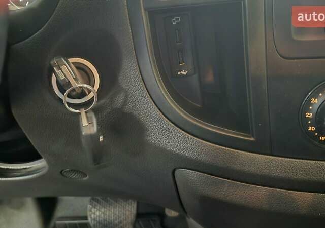 Белый Мерседес Вито, объемом двигателя 0 л и пробегом 186 тыс. км за 31500 $, фото 15 на Automoto.ua