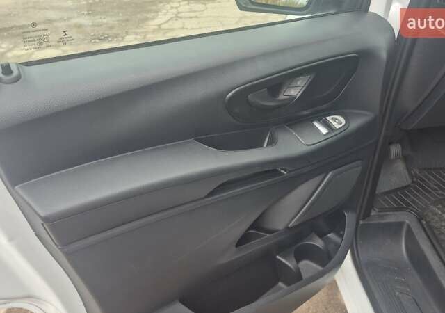 Белый Мерседес Вито, объемом двигателя 2 л и пробегом 310 тыс. км за 30900 $, фото 20 на Automoto.ua