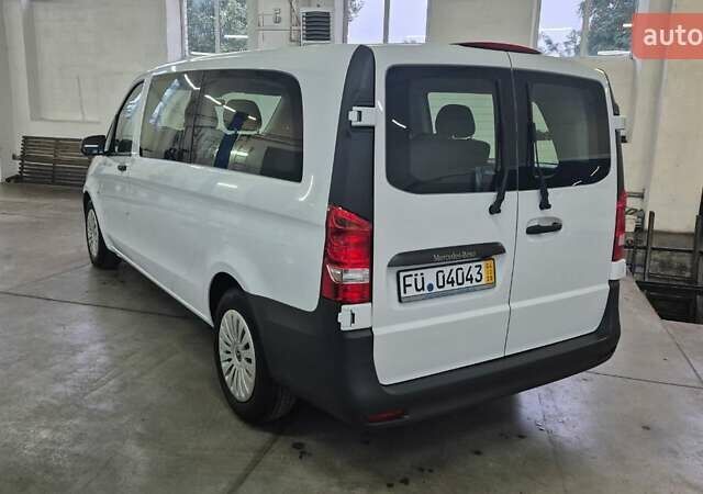 Белый Мерседес Вито, объемом двигателя 0 л и пробегом 186 тыс. км за 31500 $, фото 5 на Automoto.ua