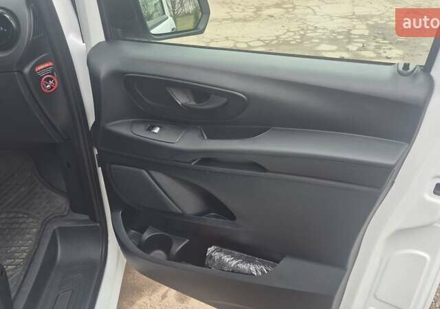 Белый Мерседес Вито, объемом двигателя 2 л и пробегом 310 тыс. км за 30900 $, фото 30 на Automoto.ua