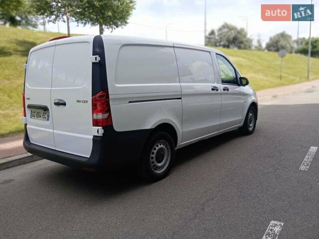 Белый Мерседес Вито, объемом двигателя 2 л и пробегом 225 тыс. км за 23950 $, фото 77 на Automoto.ua