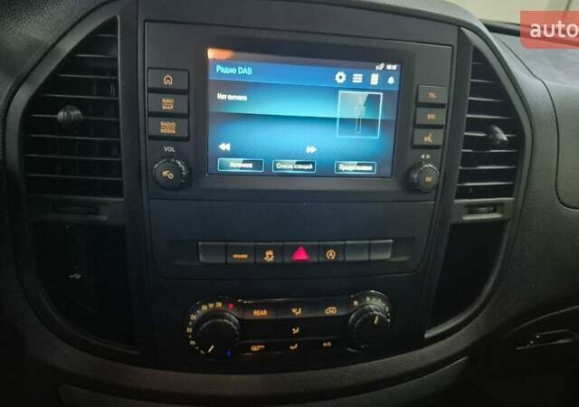 Белый Мерседес Вито, объемом двигателя 0 л и пробегом 186 тыс. км за 31500 $, фото 13 на Automoto.ua