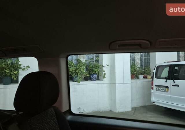 Белый Мерседес Вито, объемом двигателя 2 л и пробегом 310 тыс. км за 31000 $, фото 19 на Automoto.ua