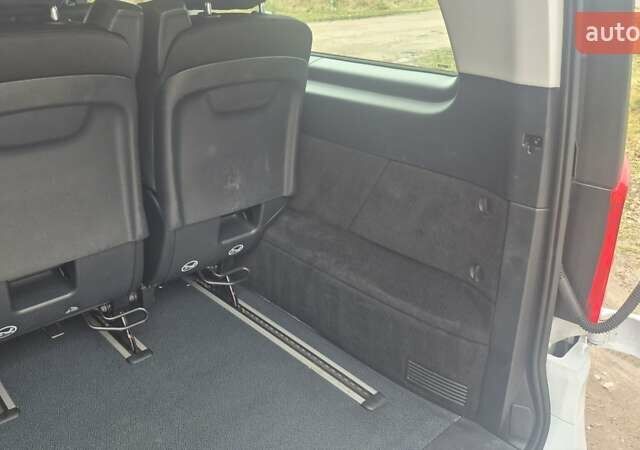 Белый Мерседес Вито, объемом двигателя 2 л и пробегом 310 тыс. км за 30900 $, фото 45 на Automoto.ua