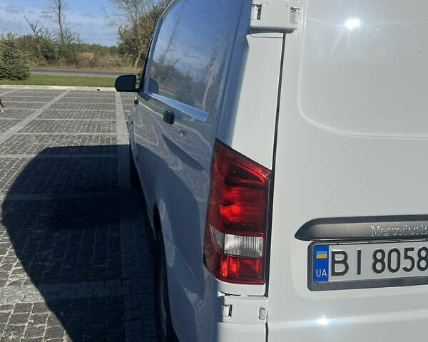Белый Мерседес Вито, объемом двигателя 2 л и пробегом 99 тыс. км за 19600 $, фото 5 на Automoto.ua