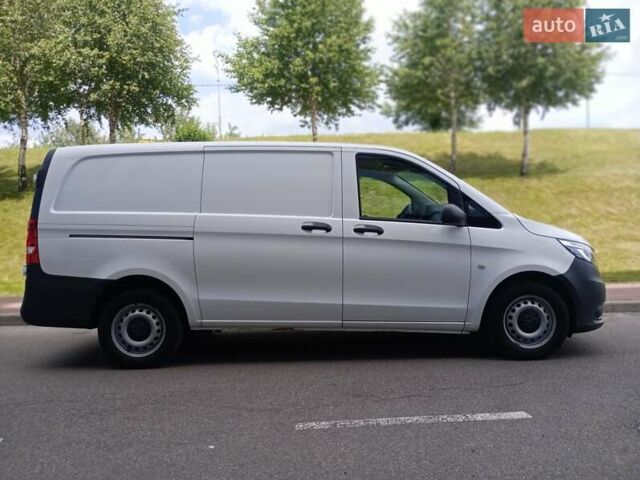 Белый Мерседес Вито, объемом двигателя 2 л и пробегом 225 тыс. км за 23950 $, фото 75 на Automoto.ua