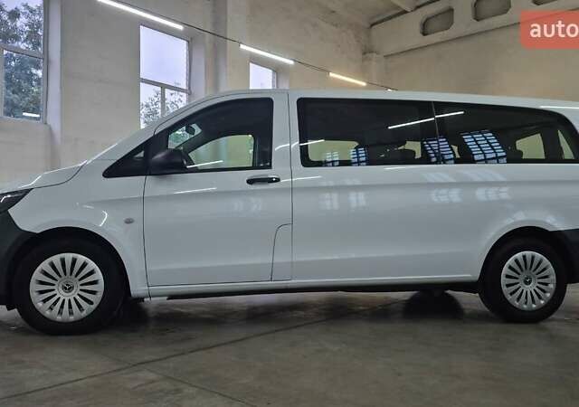 Белый Мерседес Вито, объемом двигателя 0 л и пробегом 186 тыс. км за 31500 $, фото 3 на Automoto.ua